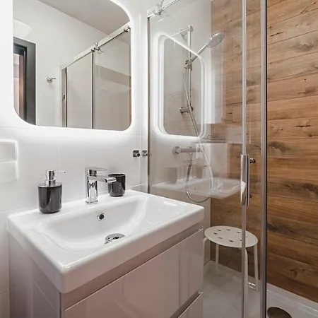 Sun & Snow H Z Sauna Apartment *